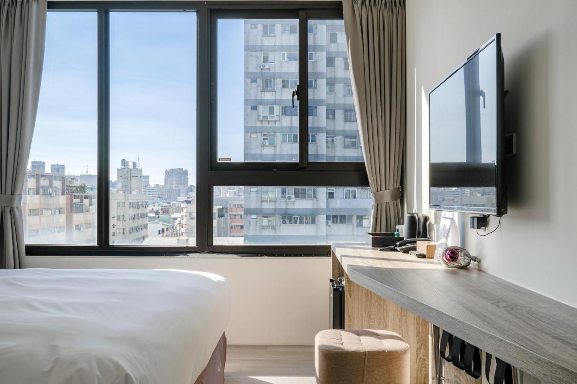 Check Inn Express Taichung Fuxing Exterior foto