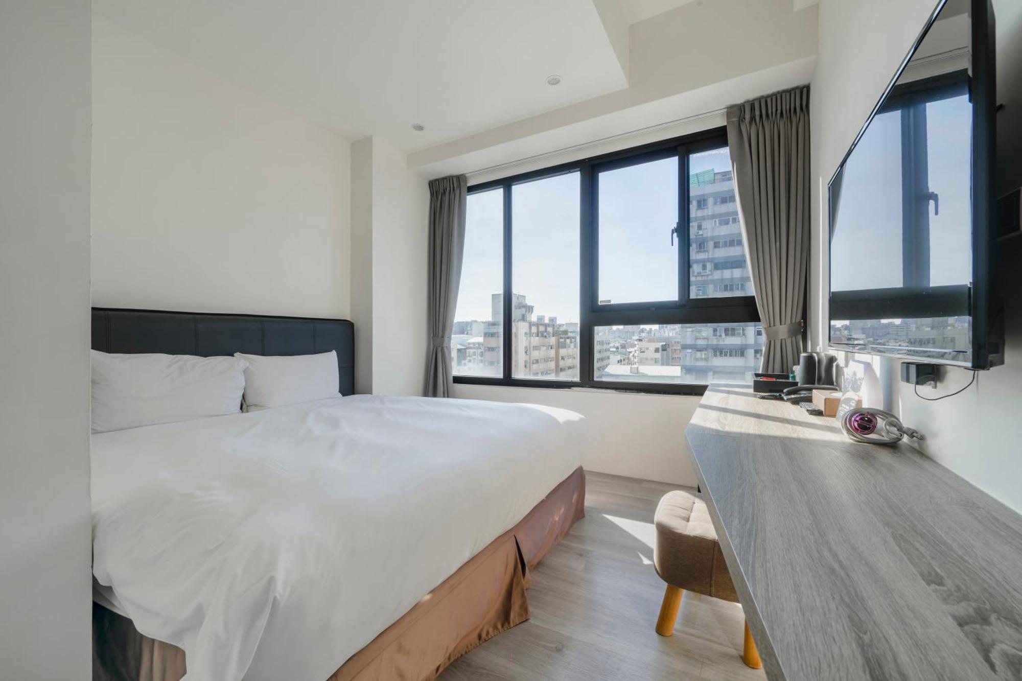 Check Inn Express Taichung Fuxing Exterior foto