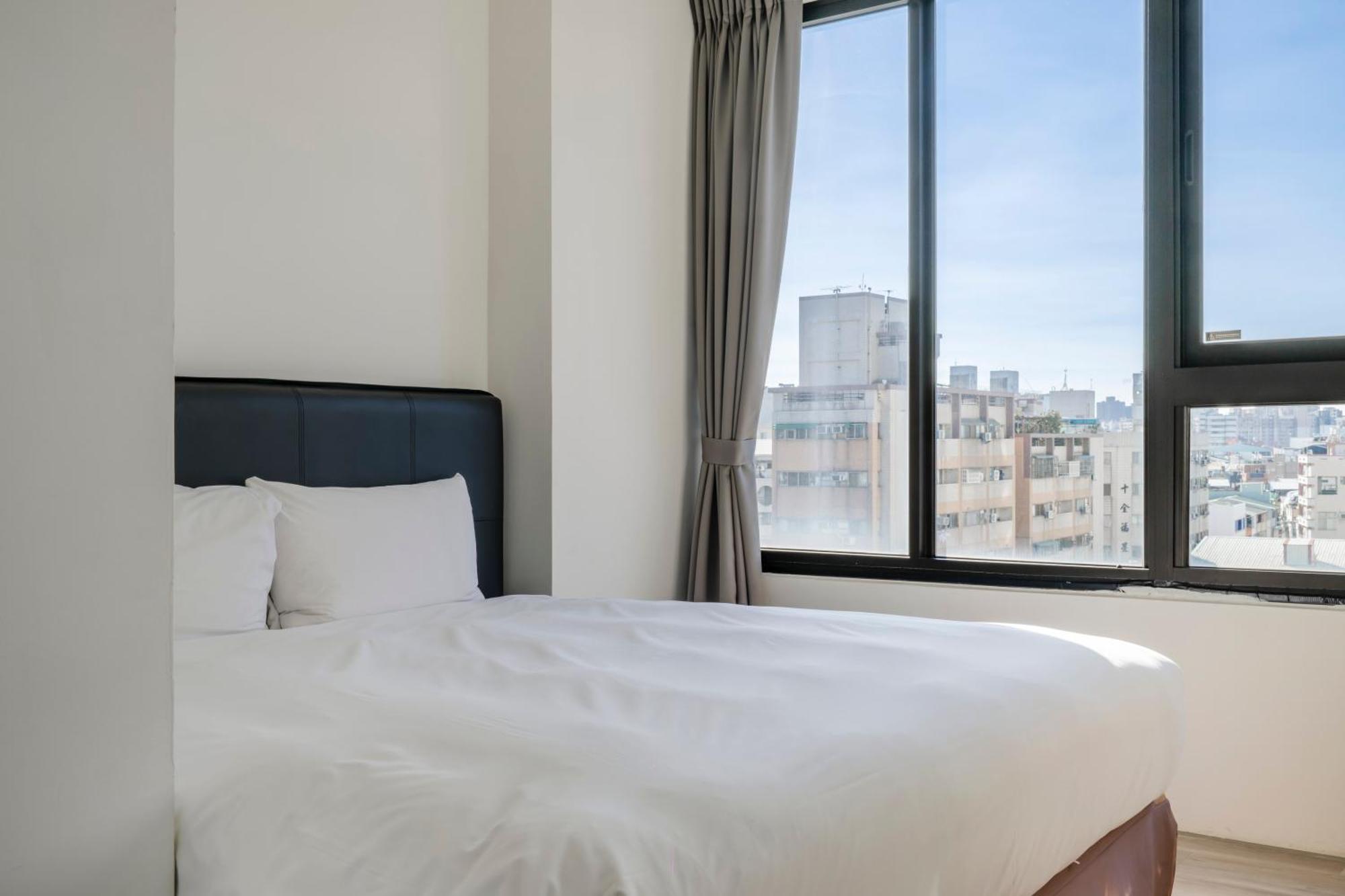 Check Inn Express Taichung Fuxing Exterior foto