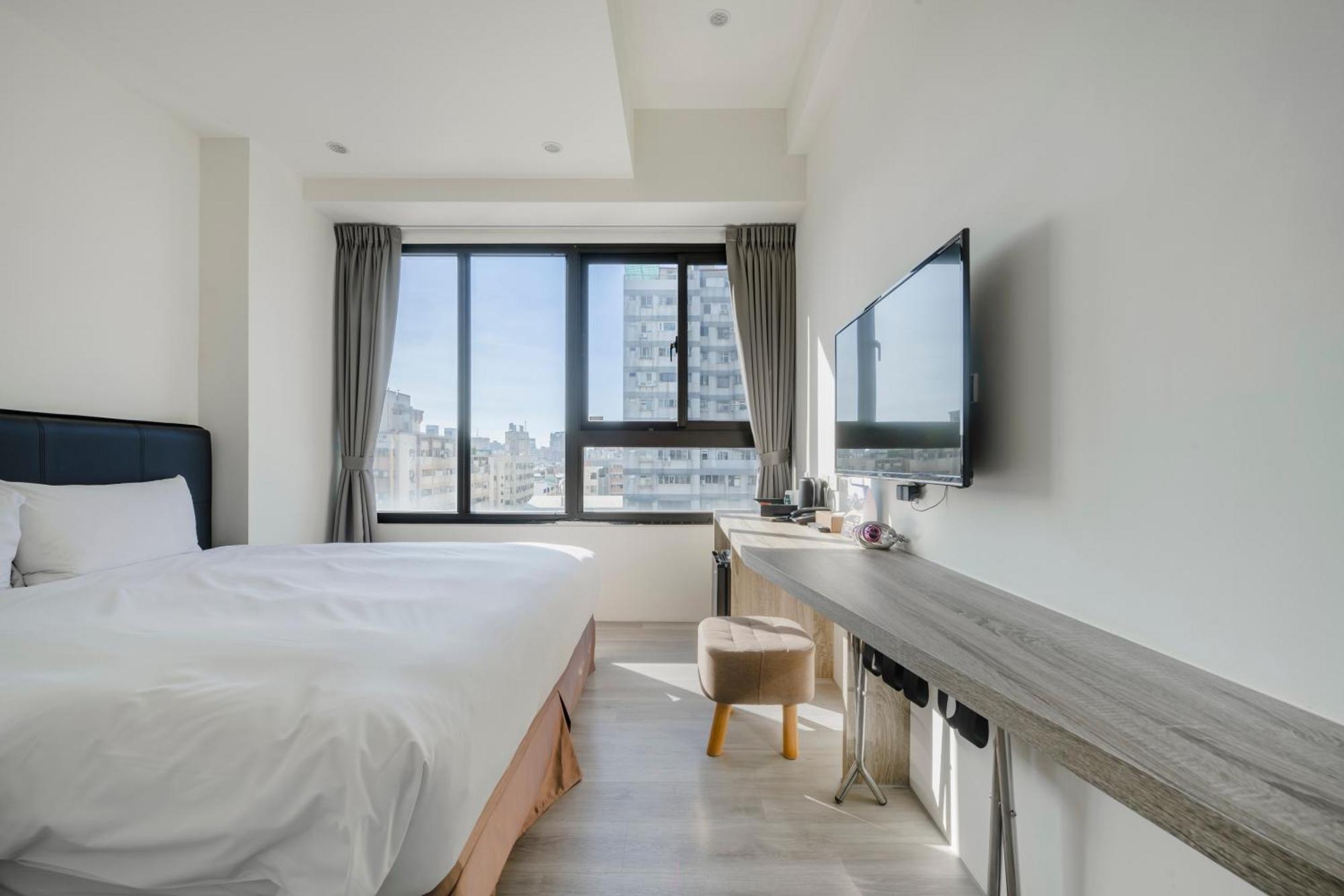 Check Inn Express Taichung Fuxing Exterior foto